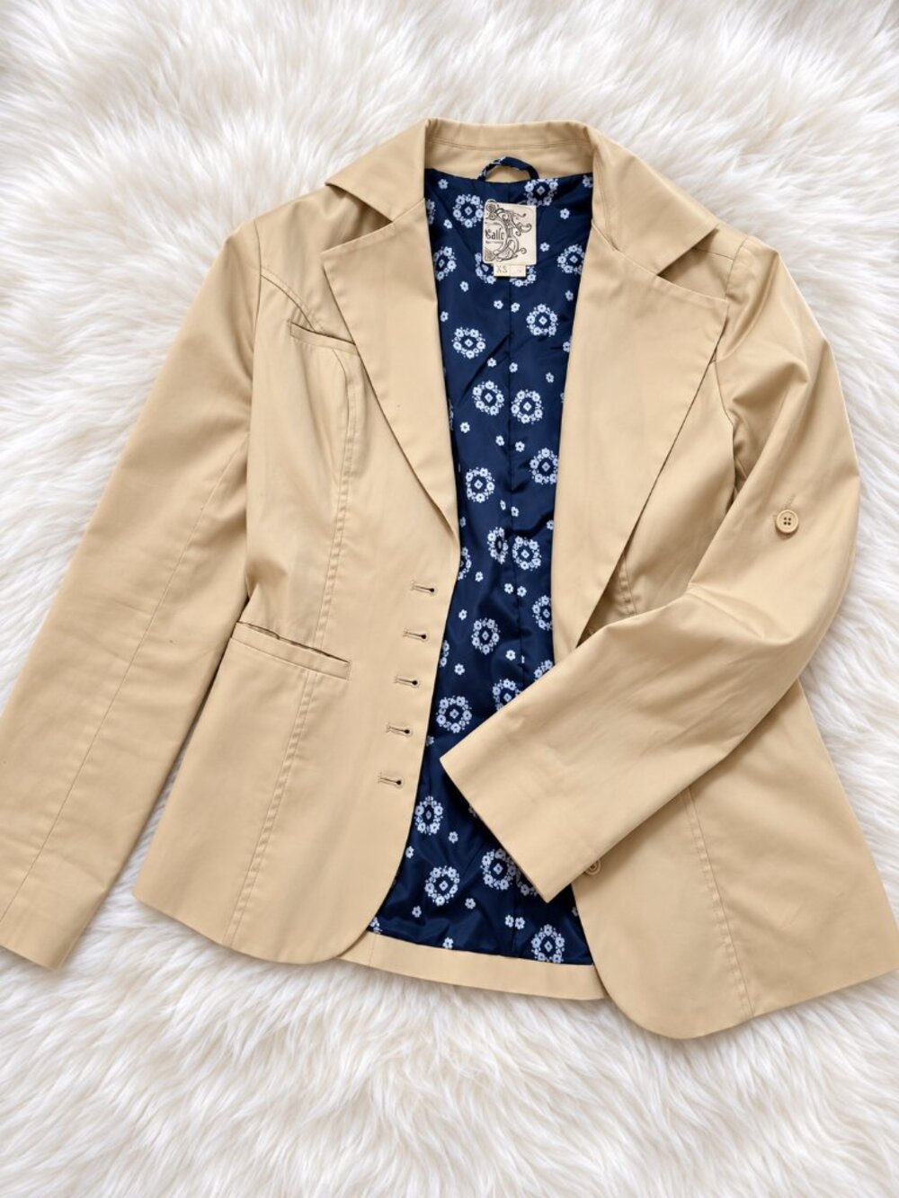 Tulle beige tan blazer jacket xs with navy floral lining